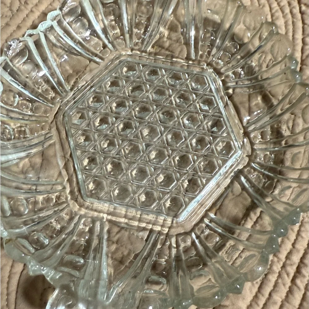 Vintage Anchor Hocking beautiful hexagonal  pattern crystal glass dish